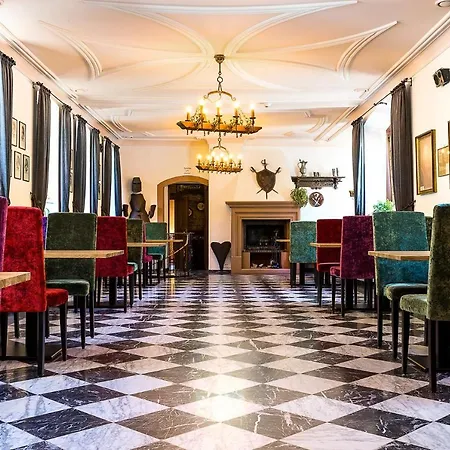 Deutschherrenhof Vendégház 3*