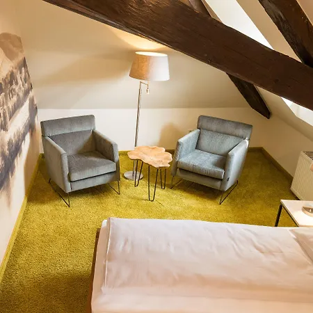 Deutschherrenhof 3*