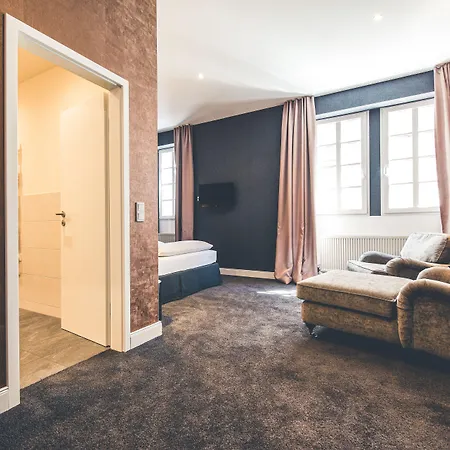 Deutschherrenhof 3*
