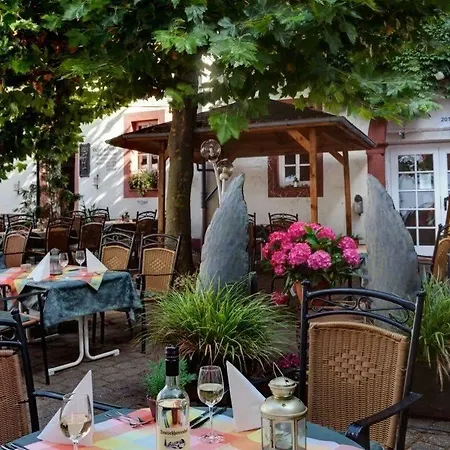 Deutschherrenhof 3*